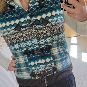 Women's Blue and Brown Patterned Sweater